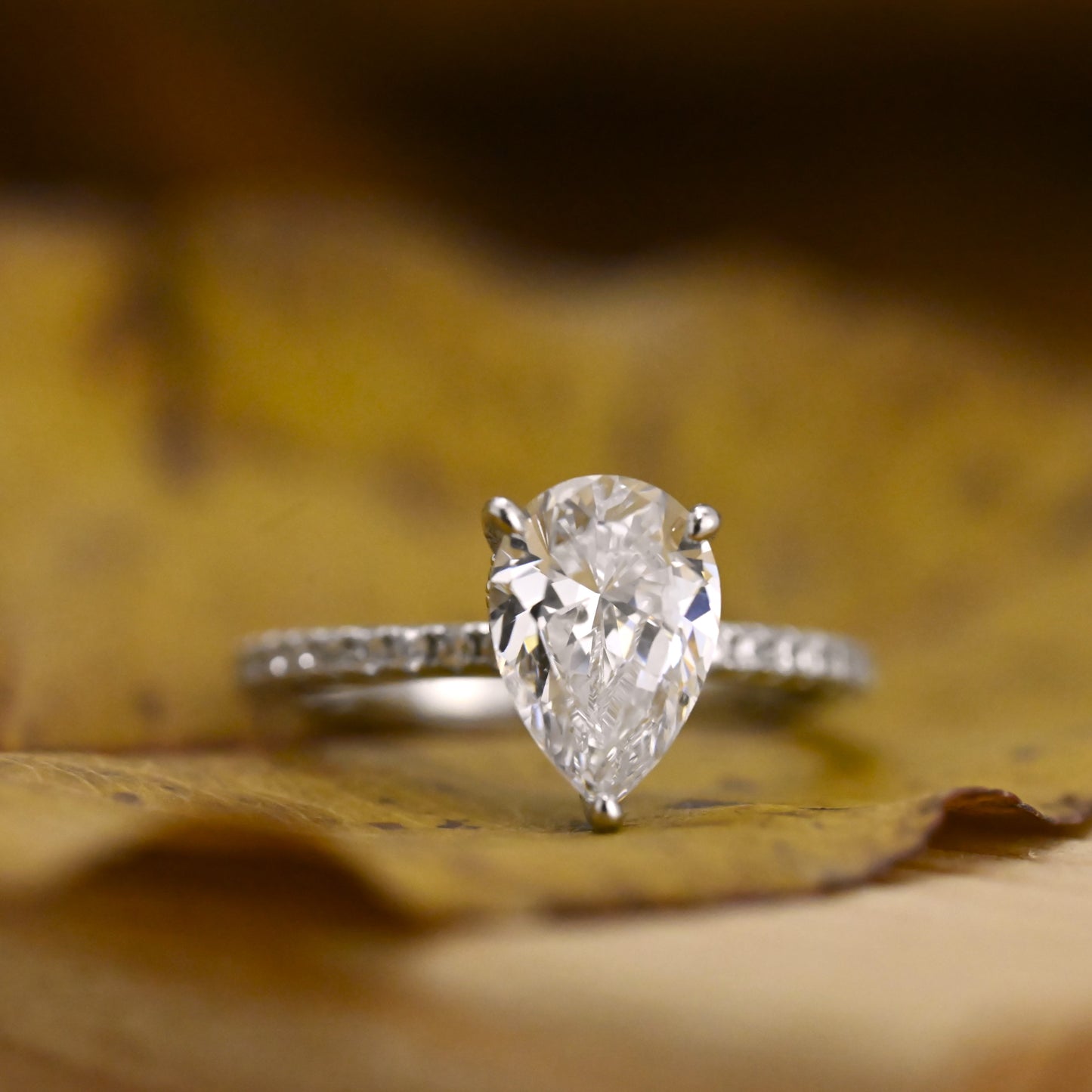2Ct White Gold Pear Shape Diamond Wedding Ring