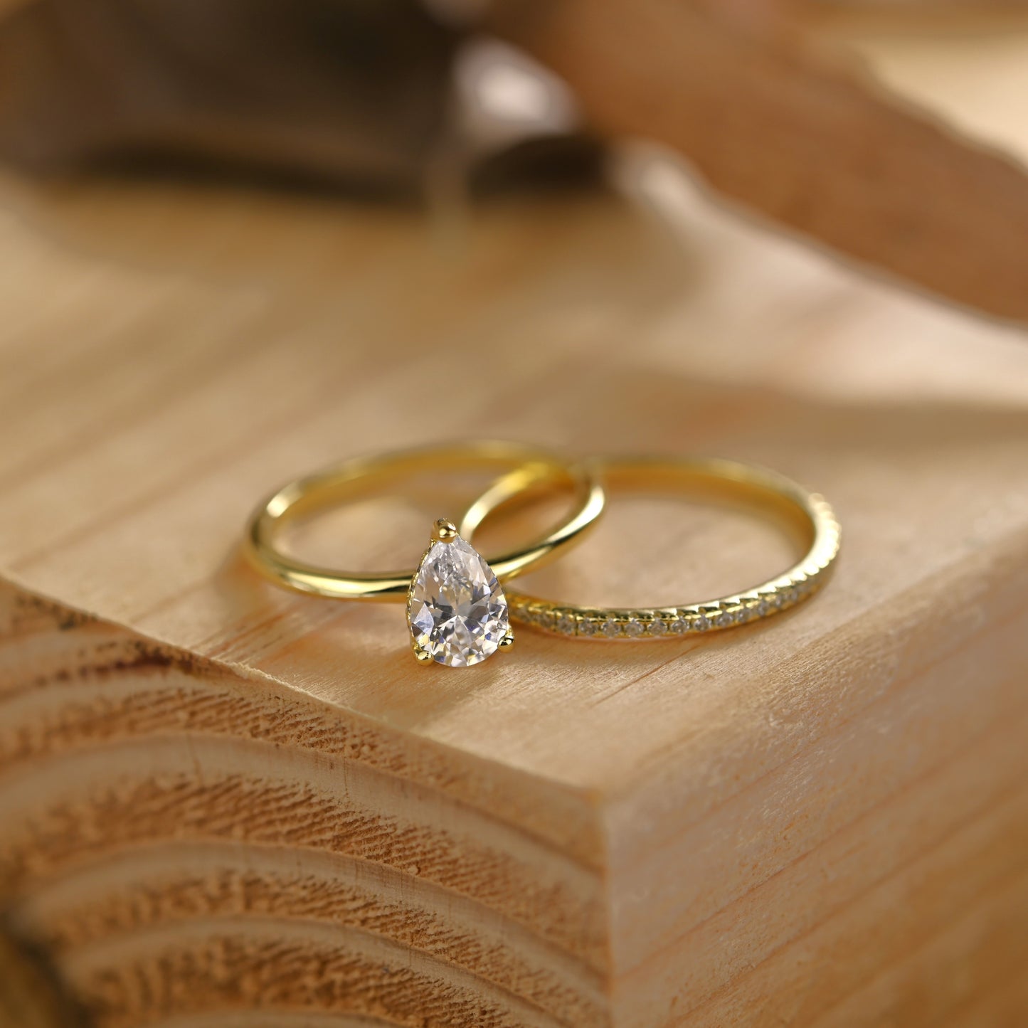0.5Ct Gold Teardrop Shape Gemstone Engagement Ring Set