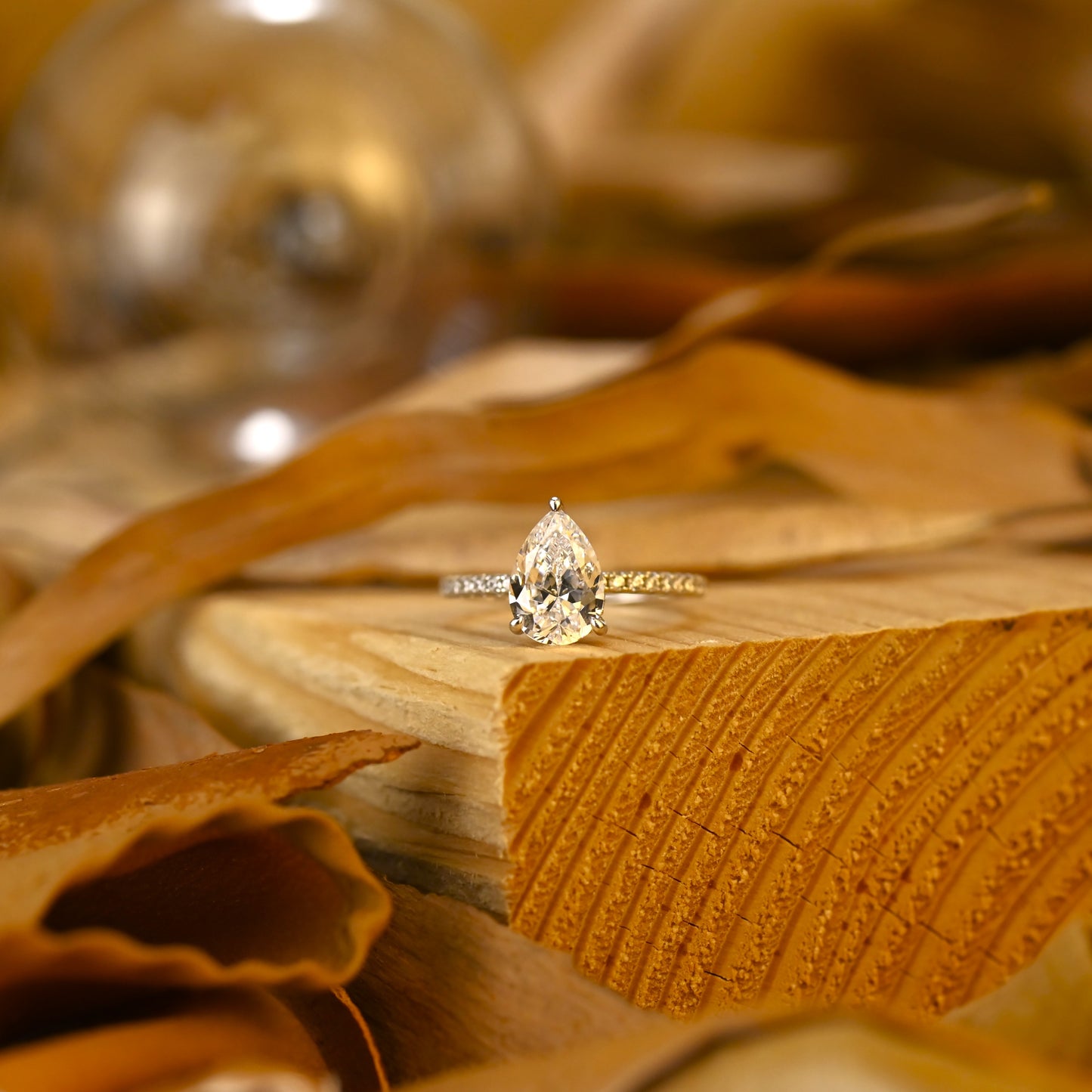 2Ct White Gold Pear Shape Diamond Wedding Ring