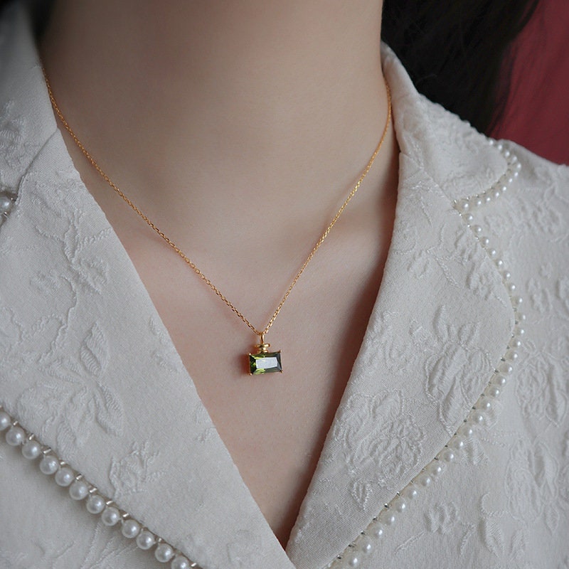 14K Gold Rectangular Malachite Cube Necklace