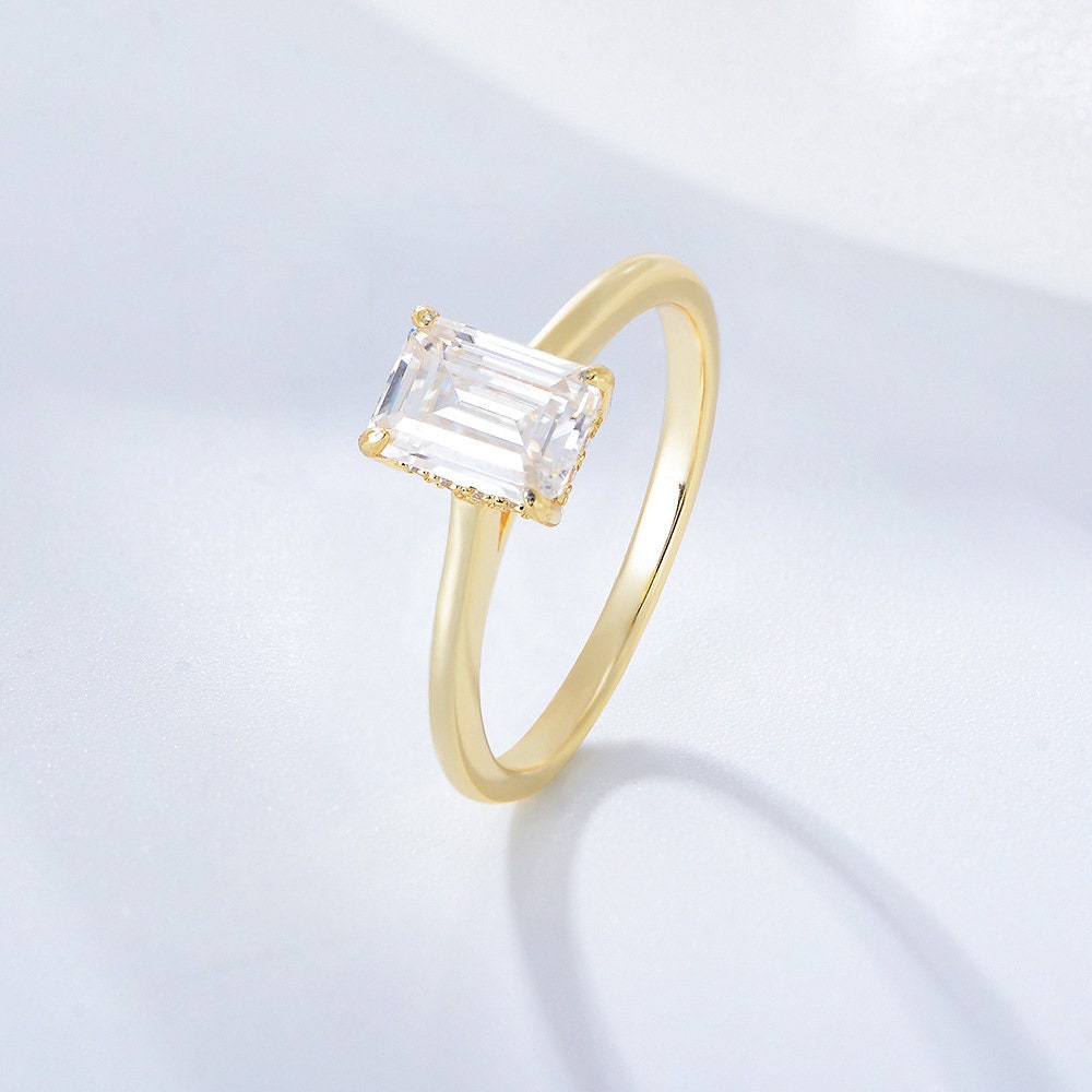 0.5Ct Gold Emerald Cut Diamond Wedding Ring