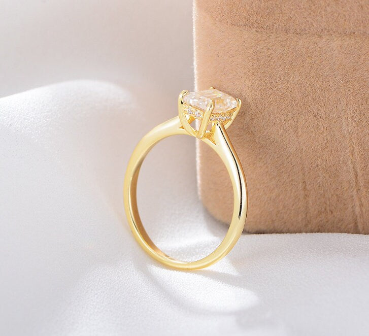 0.75Ct Gold Emerald Cut Diamond Wedding Ring