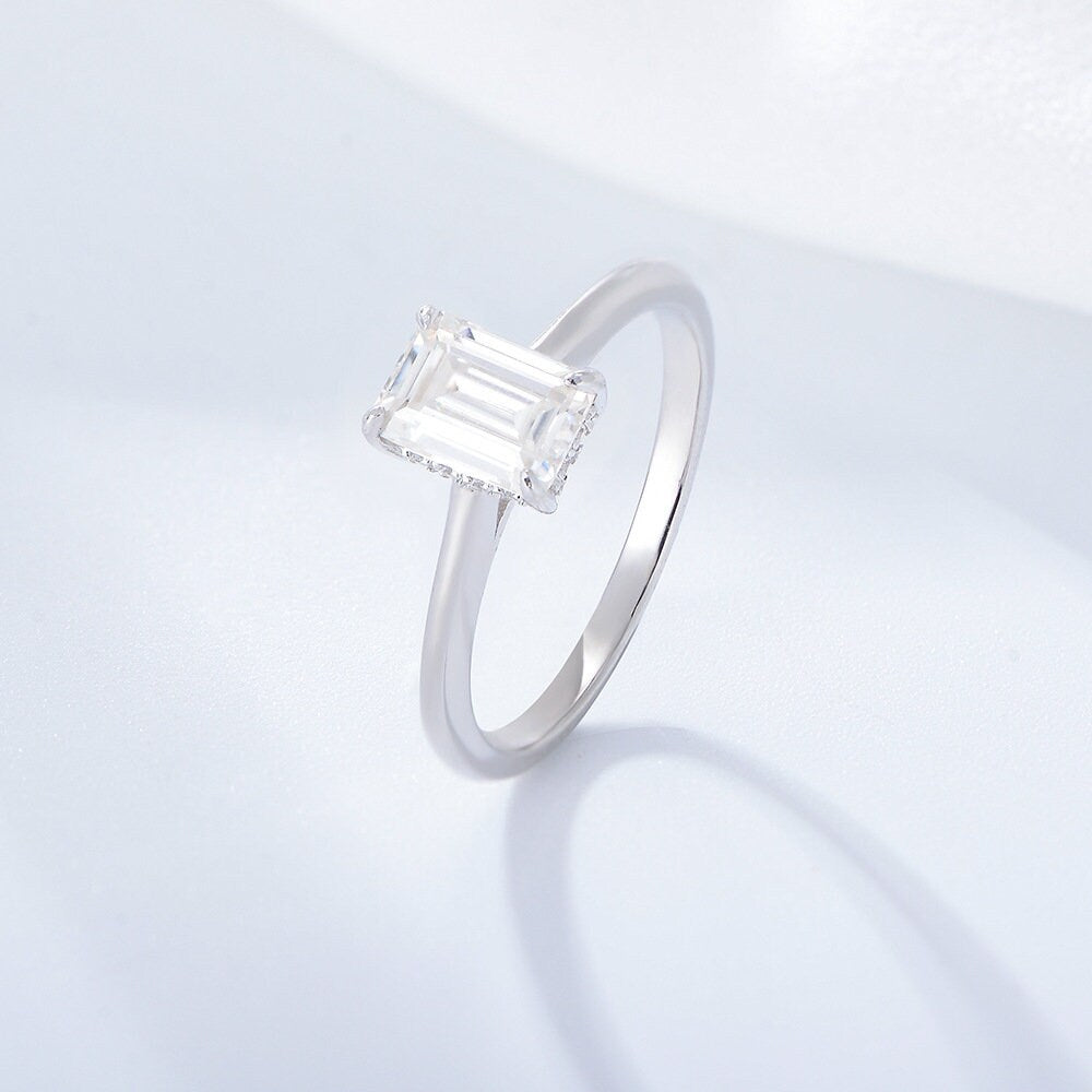 0.75Ct Gold Emerald Cut Diamond Wedding Ring