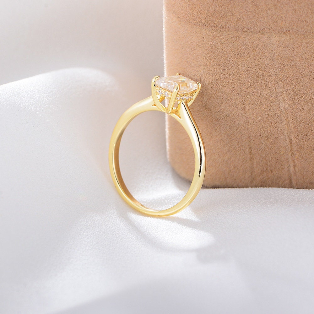 0.5Ct Gold Emerald Cut Diamond Wedding Ring