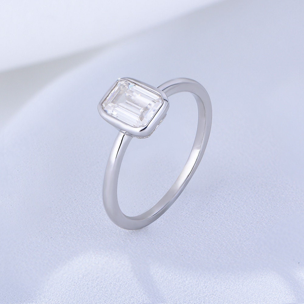 0.75CT Gold Emerald Cut Diamond Wedding Ring