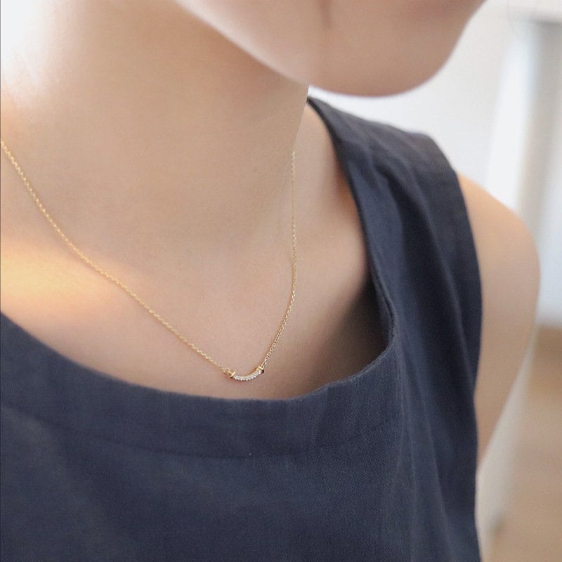14K Gold Curve Diamond Bar Necklace