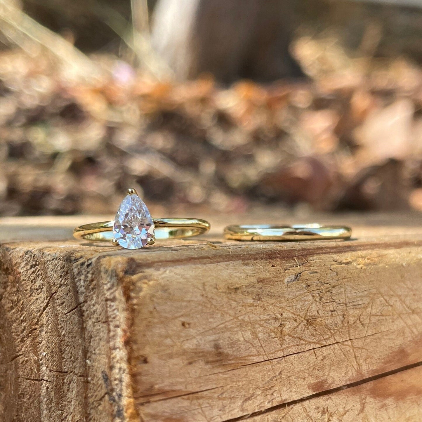 0.25Ct Fashion Gold Pear Cut Diamond Wedding Ring Set