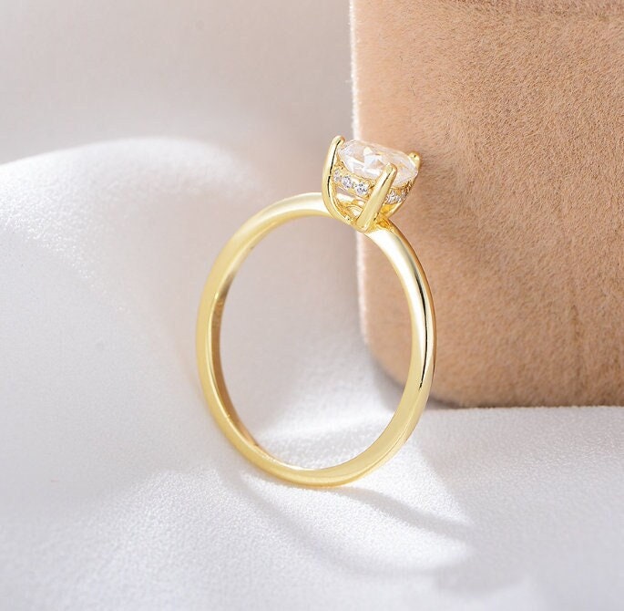 0.5Ct White Gold Pear Shape Diamond Engagement Ring