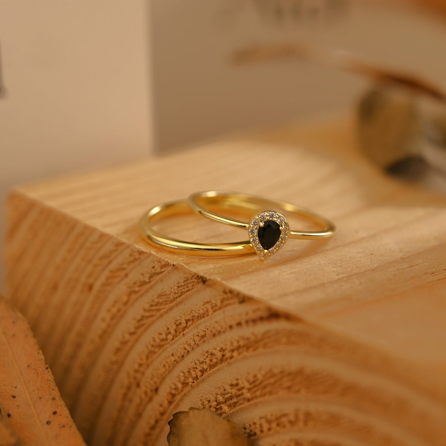 0.25Ct Gold Pear Cut Black Hematite Wedding Ring Set