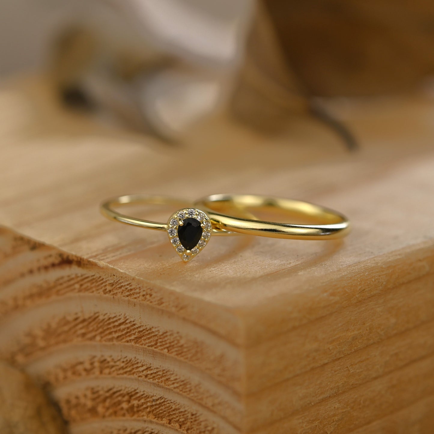 0.25Ct Gold Pear Cut Black Hematite Wedding Ring Set