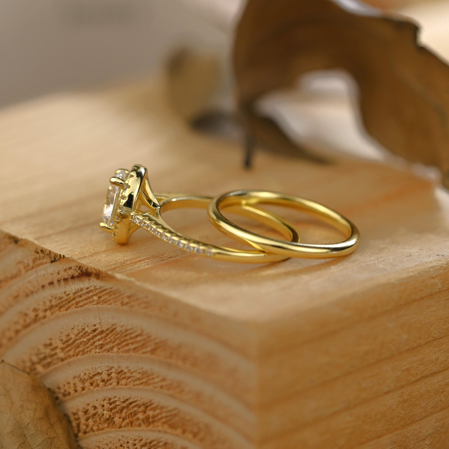 1.25Ct Gold Cluster Oval Cut Diamond Wedding Ring Set