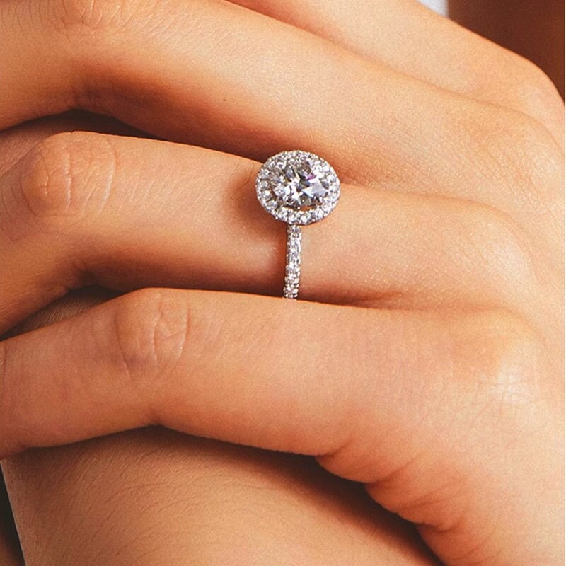 2.25Ct Accented Round Cut Diamond Wedding Ring