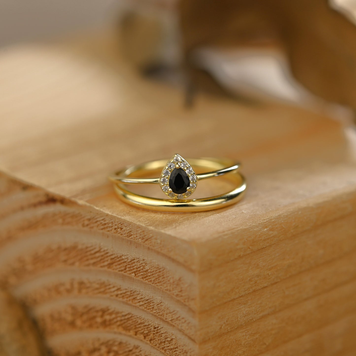 0.25Ct Gold Pear Cut Black Hematite Wedding Ring Set